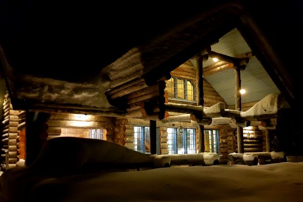 Ein Blockhaus aus dem Bilderbuch | © Erich & Marianne Geisser