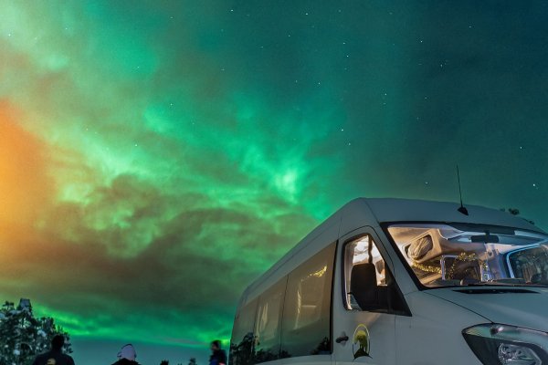Nordlichtjagt per Bus | © Wilderness Hotels & Safaris