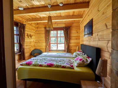 Une chambre double au décor chaleureux