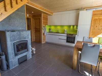 Cuisine ouverte sur le coin à manger