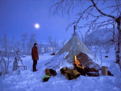 Pause am Lavvu, dem Zelt der Samen