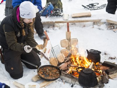 Pranzo al fuoco dopo una ciaspolata