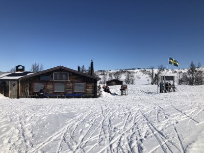 Capanna sull’altopiano                        