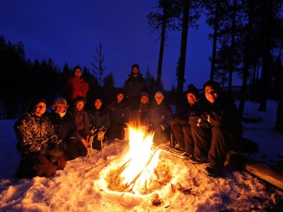 Se réchauffer autour d'un bon feu