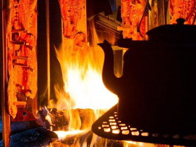 Lachs am offenen Feuer