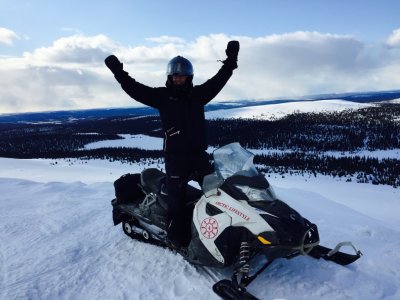 Spass auf dem Schneemobil