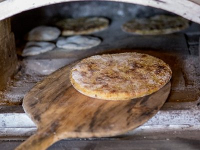 Cuisine locale au feu de bois !