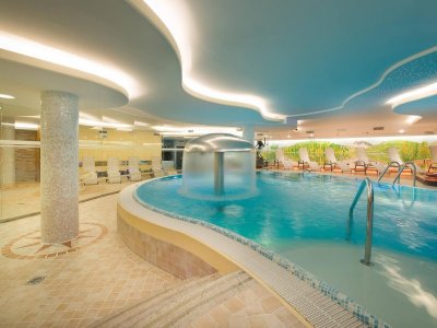 Piscine intérieure chauffée !