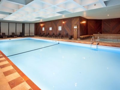 Crown Plaza: swimmingpool