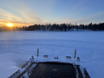 Ice bathing in Ruka