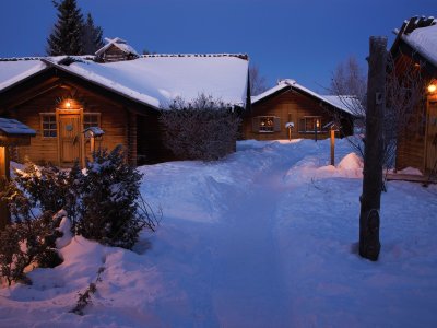 Blockhäuser mit jeweils vier Standard Hotelzimmern