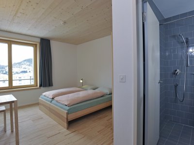 Chambre double avec douche