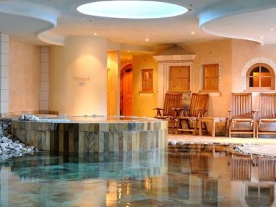 In piscina dopo lo sforzo della giornata