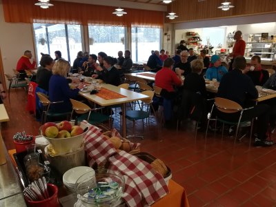 Petit déjeuner style buffet !