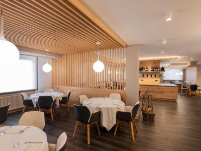 Modern, bright dining room