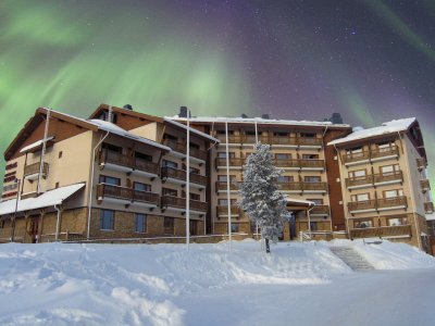 Nordlichter über dem Santa's Tunturi