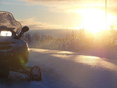 Sortie motoneige loin de toute civilisation