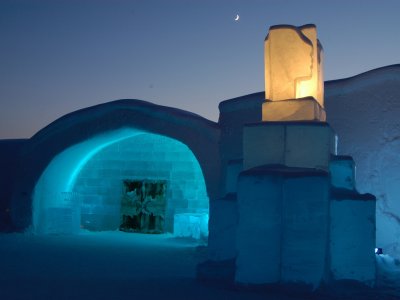 L'entrée de l'hôtel de glace