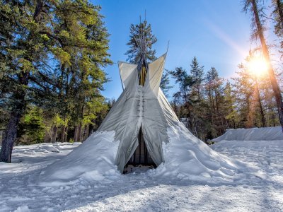 Pause dans un tipi