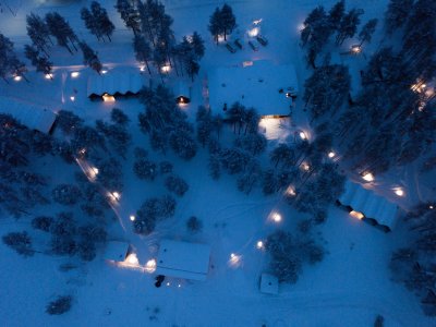 La lodge et les chalets vu du ciel !