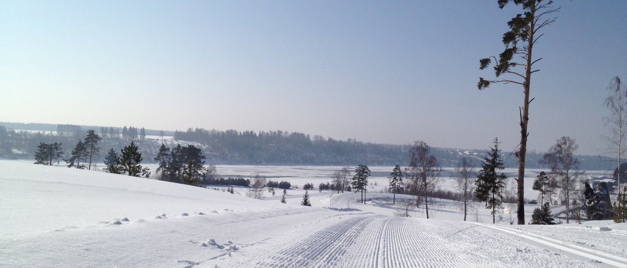 Tracks with a view on river Wolga