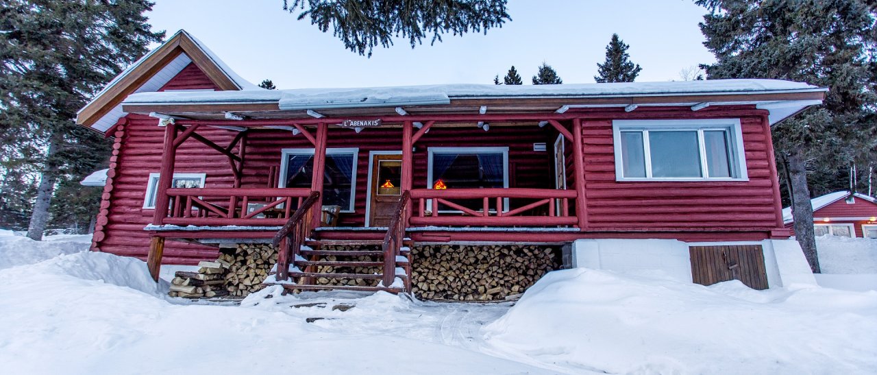 Hutte rustique sur le parcours